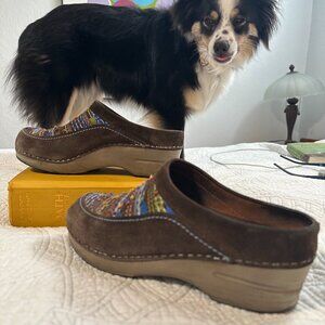 Dansko Size 8 (EURO 38) Brown Suede, Multicolored Clogs